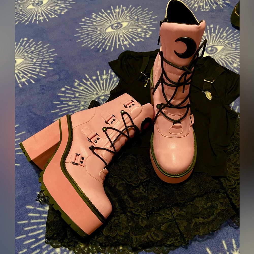 Killstar pastel pink chunky platform crescent moon boots sz 9 euc zip up